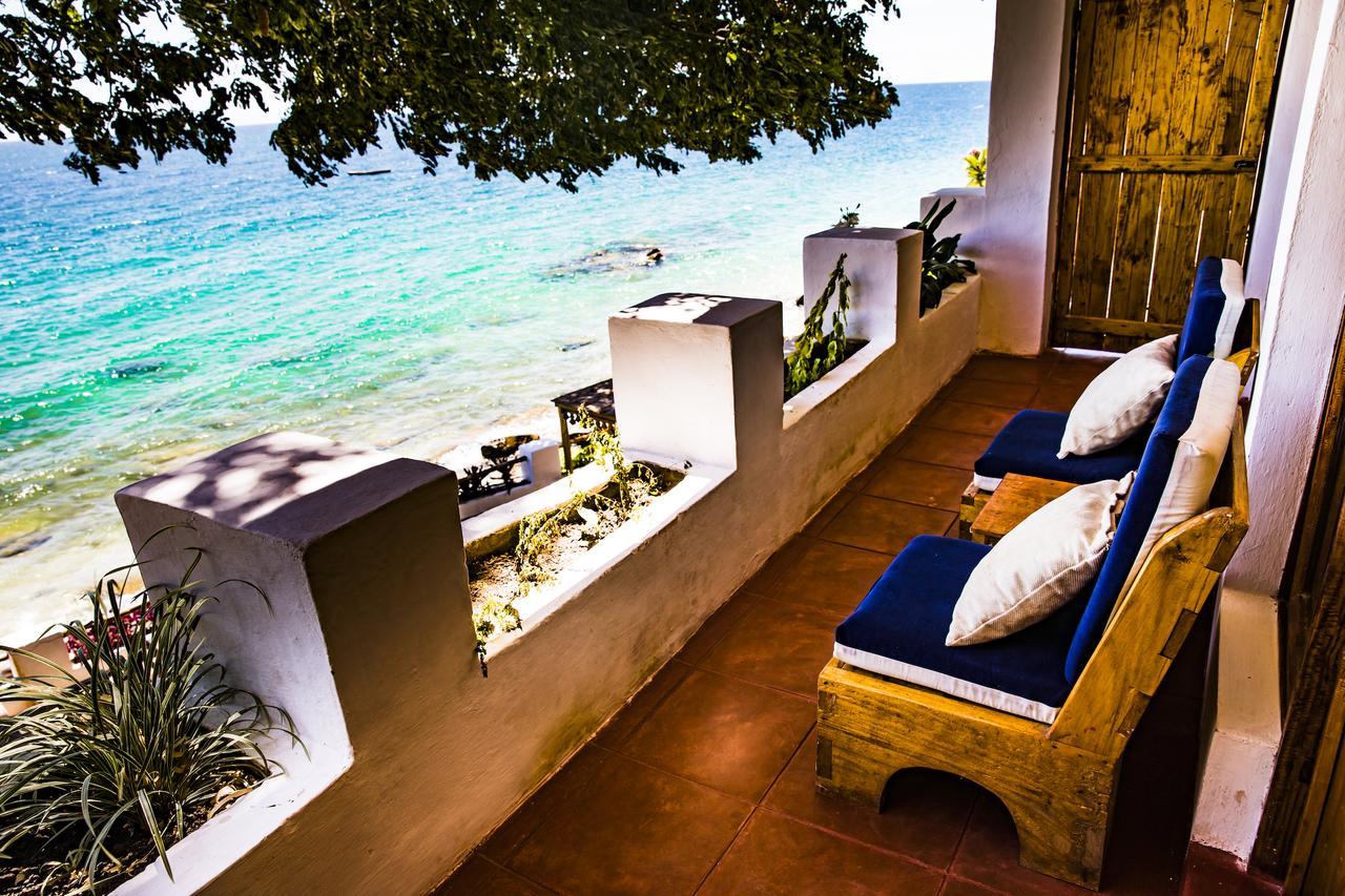 Njaya Lodge Nkhata Bay Exterior foto